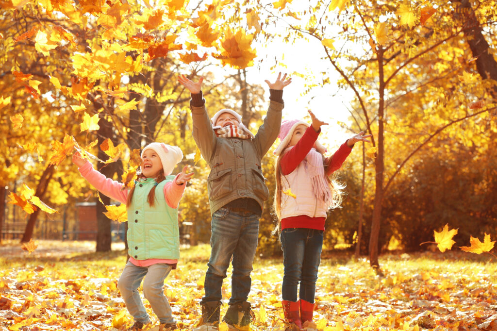Urlaub mit Kindern im Herbst